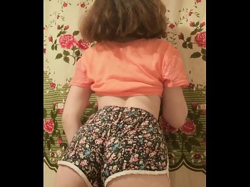 ❤️ Leanbh óg sexy ag baint dá shorts ar cheamara ❤❌  Porn crua  linn ❤